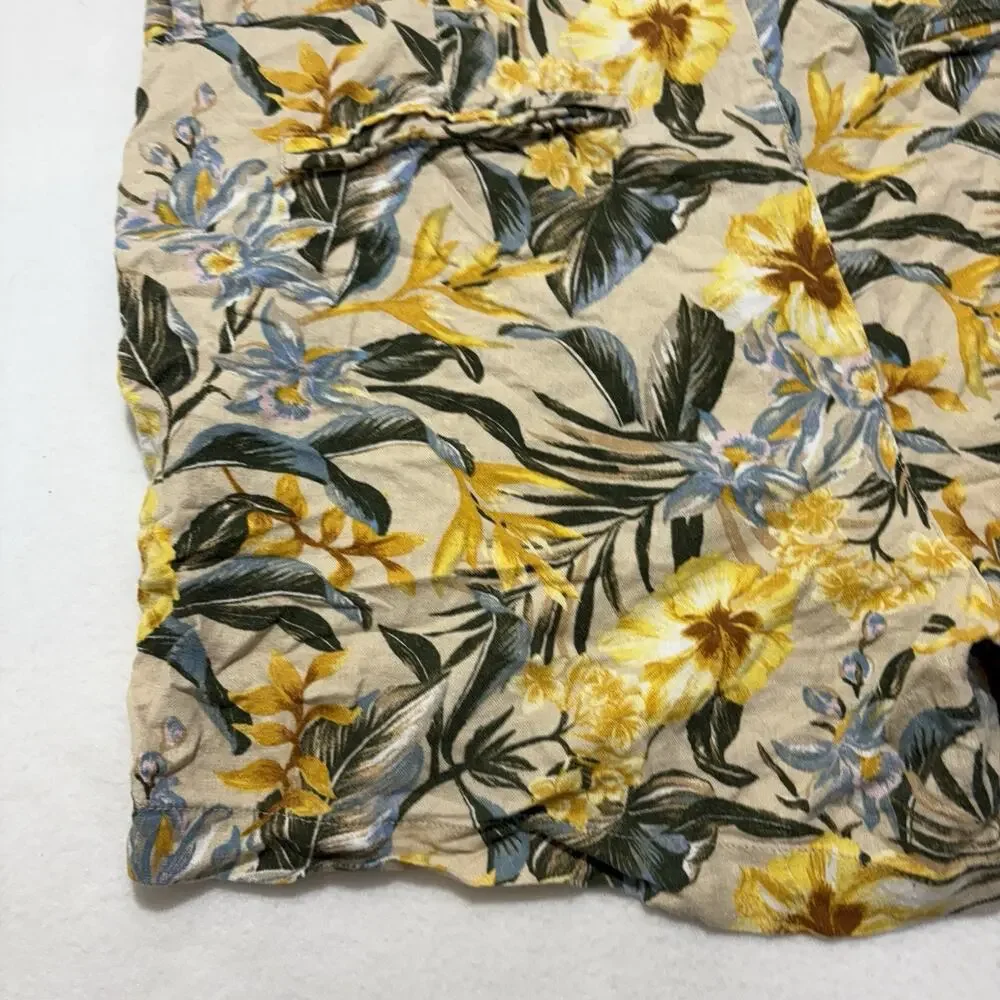 Old Navy Women's 20 Everyday Shorts Mid Rise 5" Inseam Yellow Hawaiian Floral - Picture 14 of 14